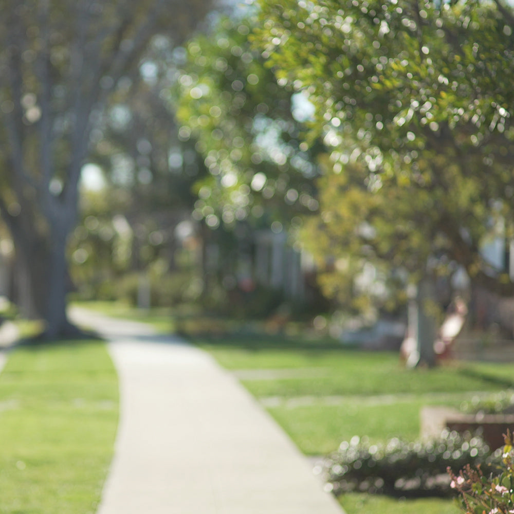 7 Gifts for New Neighbors (That They’ll Actually Enjoy)